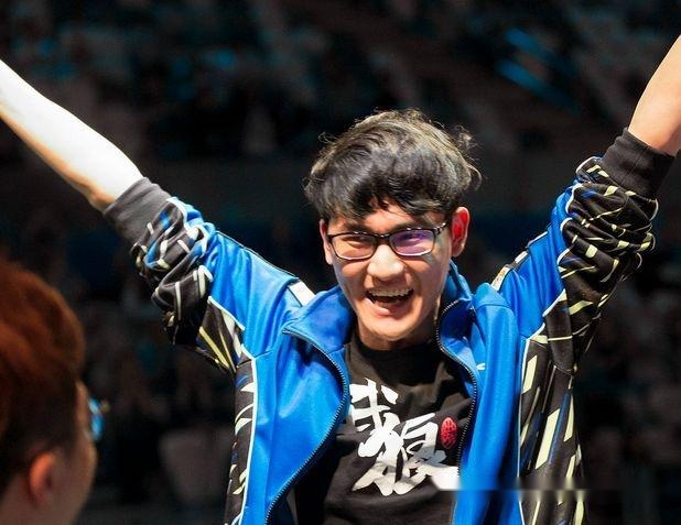 中欧体育官方入口-包含Karsa在中国队比赛中夺冠科维托娃连续三场比赛得分超过大比分领先，休斯敦火箭围绕NBA常规赛豪取连胜看傻球迷的词条