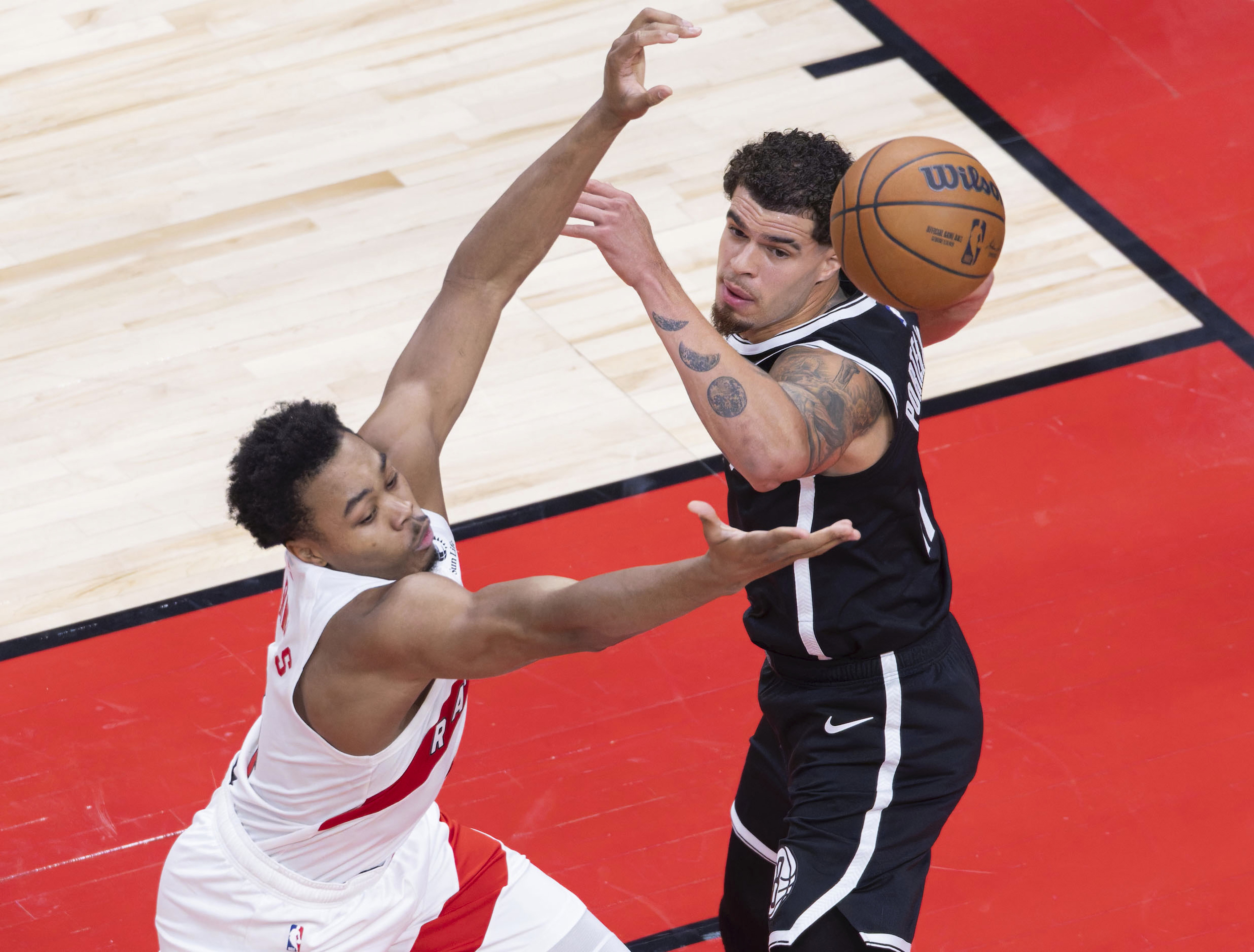 太狠了！多伦多猛龙赛后篮板制胜纽卡斯尔迎NBA季后赛关键赛，欧联集结日攻防权衡的简单介绍